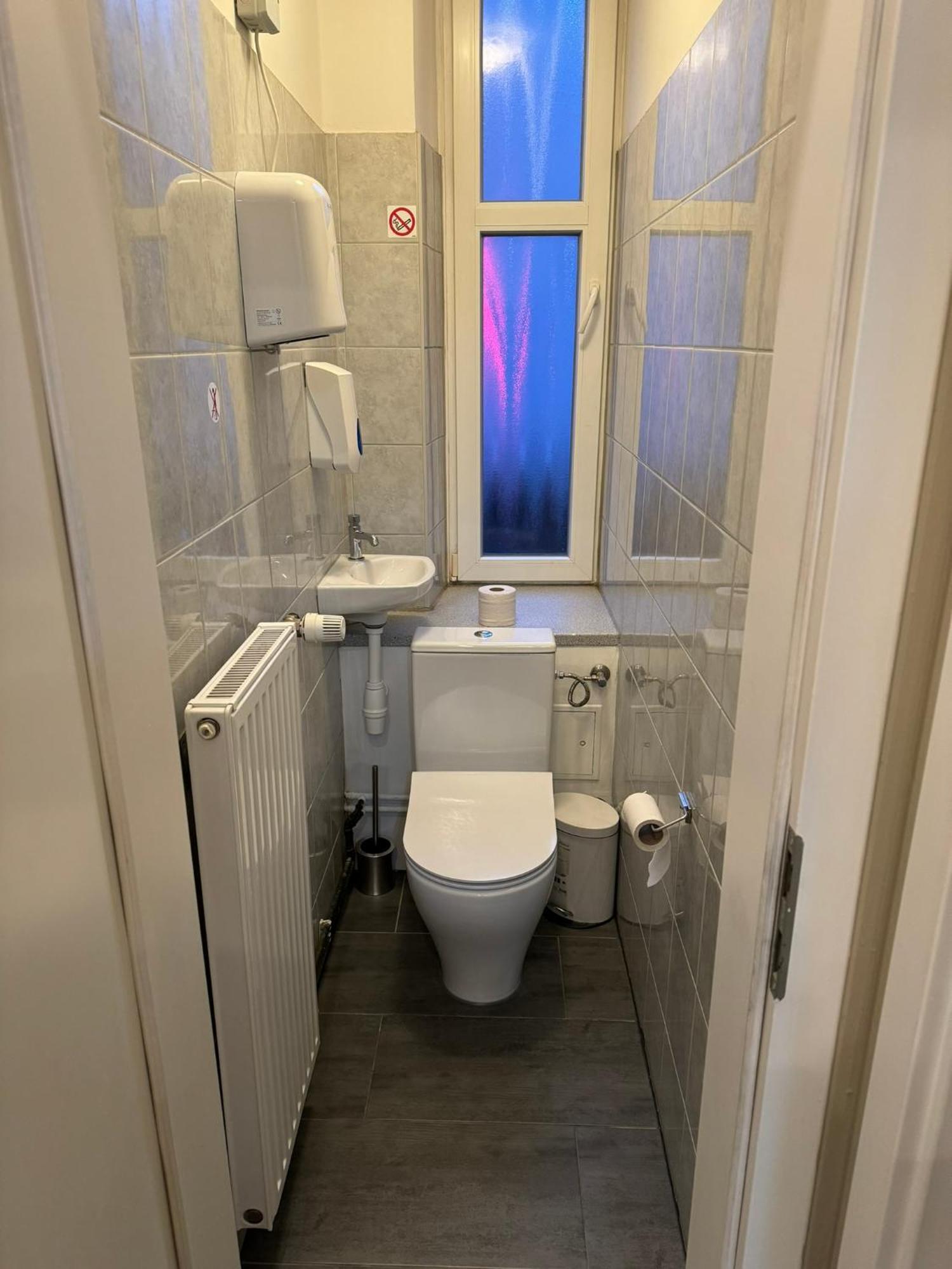 Small Double Room,1615433129:JPEG
