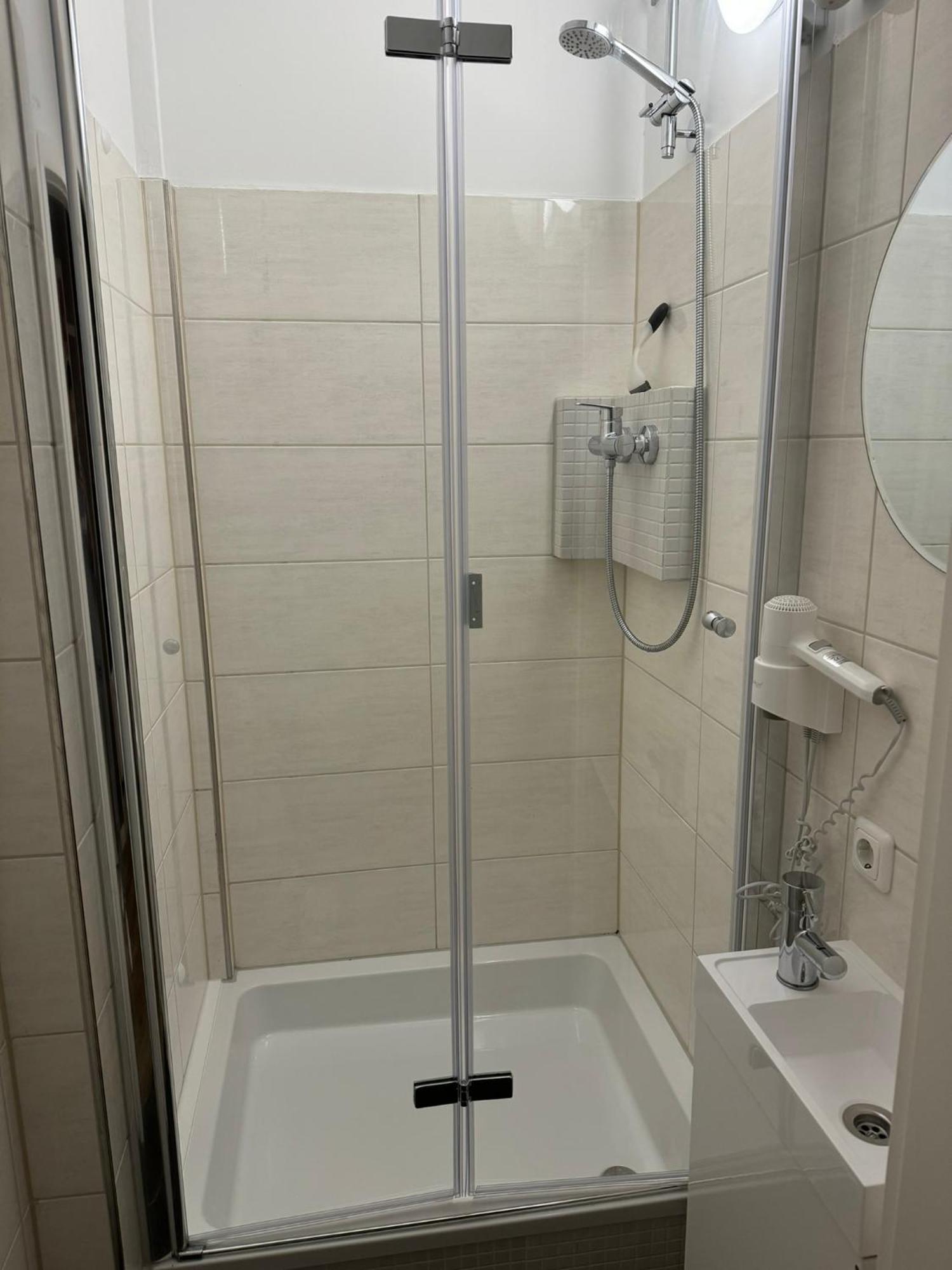 Small Double Room,1615433137:JPEG